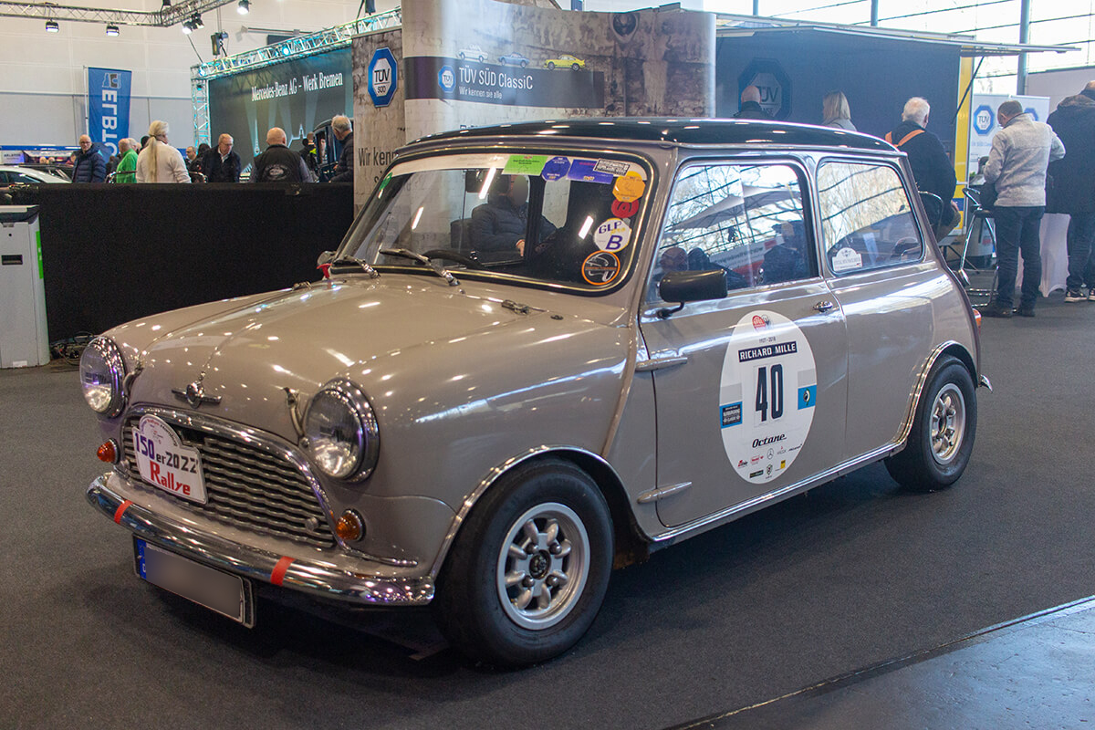 Grauer Mini Cooper.